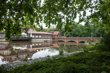 Lange Brücke an der Staustufe der Illmenau