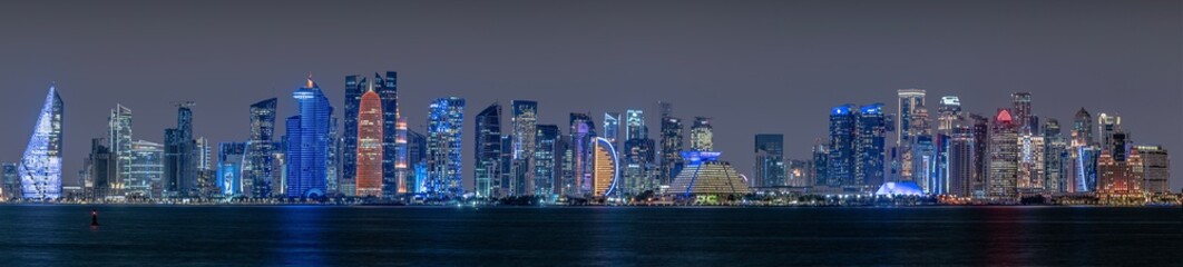 Panoramic view of Doha skyline at night, Qatar 05-04-2024 © aymankashef