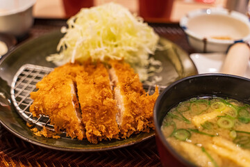 美味しいとんかつ定食