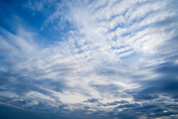 Fototapeta premium 立秋の空 重なる様々な雲たち