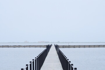 トドワラにかかる橋