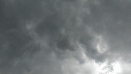 Fototapeta premium The weather is cloudy with black clouds during the day, a sign that heavy rain will fall