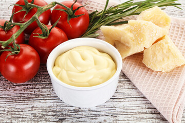 Cheese sauce in the bowl