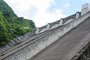 重力式ダムとしては日本二位の高さを誇る浦山ダム