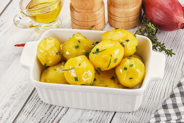 Hot boiled baby potato with oil