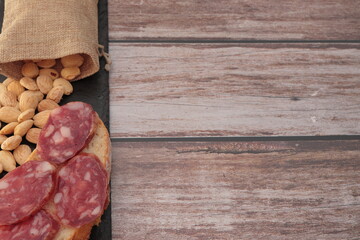 embutido almendras aperitivo  tapeo