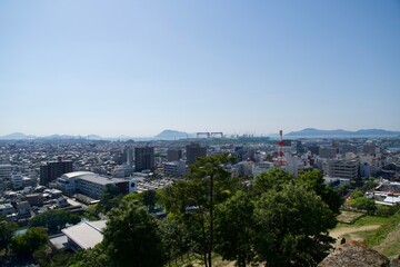 Obraz premium A view of the Seto Inland Sea from Marugame Castle