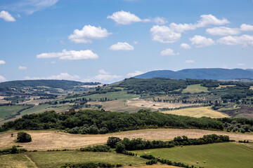 Toskański krajobraz w letni pogodny dzień © arekzet62