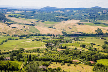Toskański krajobraz w letni pogodny dzień © arekzet62