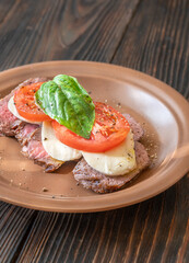 Caprese beef steak