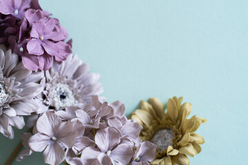 紫陽花とガーベラの造花 / Artificial flowers of hydrangea and gerbera