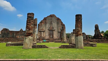 Watphrasriratana mahatad Lopburi ancient ruins of the ruins of the temple