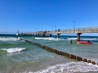 Seebrücke vom Ostseebad Zingst, Ostsee, Fischland-Darß-Zingst, Mecklenburg-Vorpommern, Deutschland