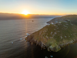 Atardecer en la zona del Faro Gallego de Finisterre