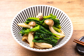 ほうれん草としめじのポン酢和え