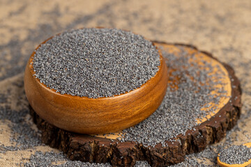 scattered poppy seeds for cooking