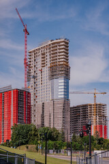 Budowa wysokiego biurowca © rozentuzjazmowany