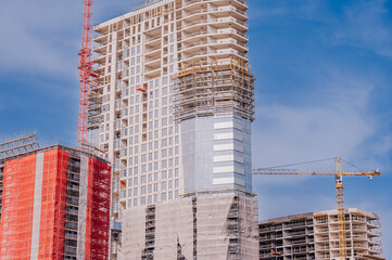 Budowa wysokiego biurowca © rozentuzjazmowany