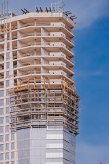 Budowa wysokiego biurowca © rozentuzjazmowany