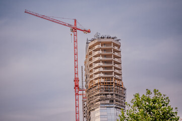 Budowa nowoczesnego budynku © rozentuzjazmowany