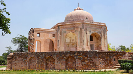 View of the tomb of Muhammad Quli Khan, built in the 17th century, Mehrauli Archaeological Park, Mehrauli, Delhi, India.