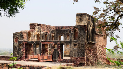 Naklejka premium Ruined structure of Hakim's House inside Fatehpur Sikri Fort, Uttar Pradesh, India.