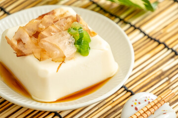 ナチュラルな雰囲気と冷奴