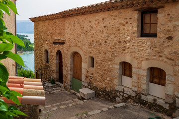 Fototapeta premium Sainte Croix du Verdon, les gorges du verdon, France, village remarquable, tourisme, touristique, photographie de voyage