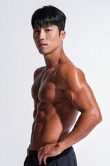 Fototapeta premium 若いアジア男性のボディメイクイメージ