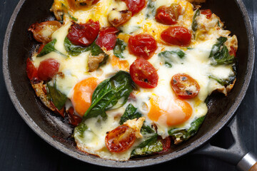 healthy breakfast skillet eggs