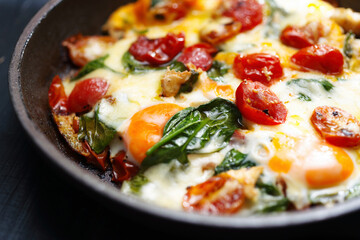 healthy breakfast skillet eggs