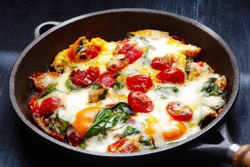 healthy breakfast skillet eggs