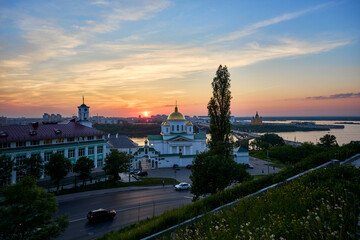 Obraz premium Evening view of Annunciation Monastery, Kanavinsky Bridge and Alexander Nevsky Cathedrall, Nizhny Novgorod, Russia