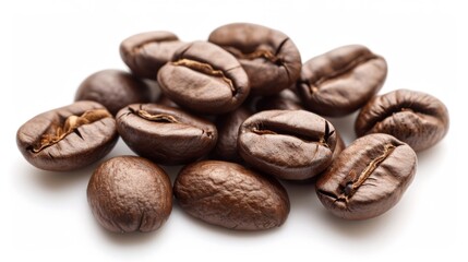 Naklejka premium Roasted coffee beans on a white background