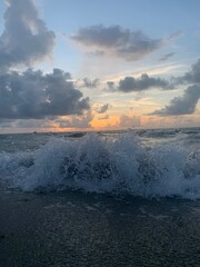 Fototapeta premium sunrise waves