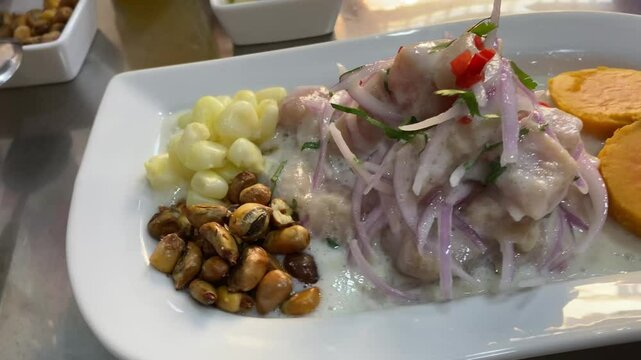 ceviche cl&aacute;sico de ceviche peruano