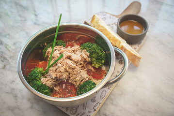 ensalada con pescado