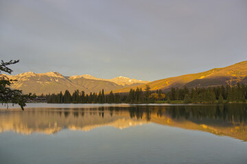 A Colorful Autumn Evening at Lac Beauvert