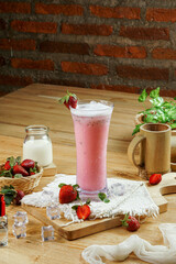 various fruit juice drinks such as avocado, melon, strawberry, pumpkin, dragon fruit, and other drinks such as iced tea, lemon tea, coffee milk drinks