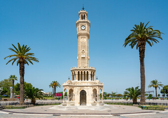 Fototapeta premium Izmir Clock Tower located in Izmir Konak square on a sunny day