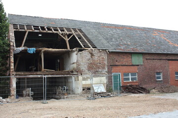 Teilabriss eines Stallgebäudes in Lippetal Büninghausen an der Buschstraße.