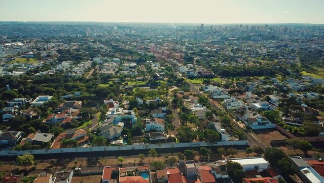 Aerial view of the city with trees and flowers. Uberl&acirc;ndia, Minas Gerais