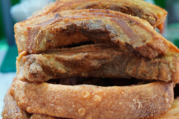 Front view Crispy fried pork belly is sure to be the cheapest background, food, eat, animal, useful, delicest