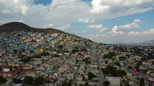 Giro sobre el cerro en Ecatepec 