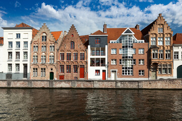 Canal and medieval houses. Bruges (Brugge), Belgium