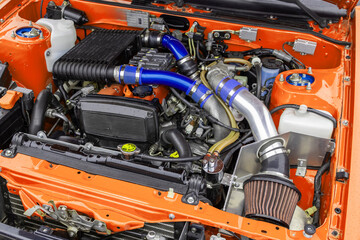 エンジンルーム　engine compartment of a old vehicle