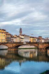 Fototapeta premium Dawn in the center of the renaissance capital - Florence. The oldest Ponto Vecchio bridge.