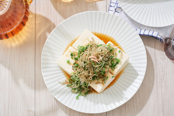 縮緬雑魚をのせた冷奴