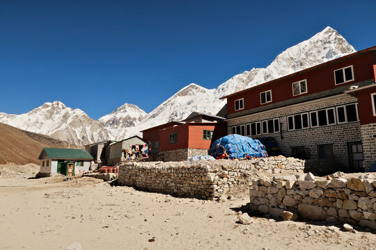 Teahouse, guest house, house in Gorakshep, Gorak Shep village in front of Mount Nuptse, Everest, the West Ridge of Everest, Changtse and Khumbutse, Mount Everest Base Camp Trek, EBC, Nepal