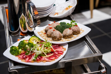 Steamed food in water bath, a new form of cooking in Vietnam. Brings little health benefits and is delicious